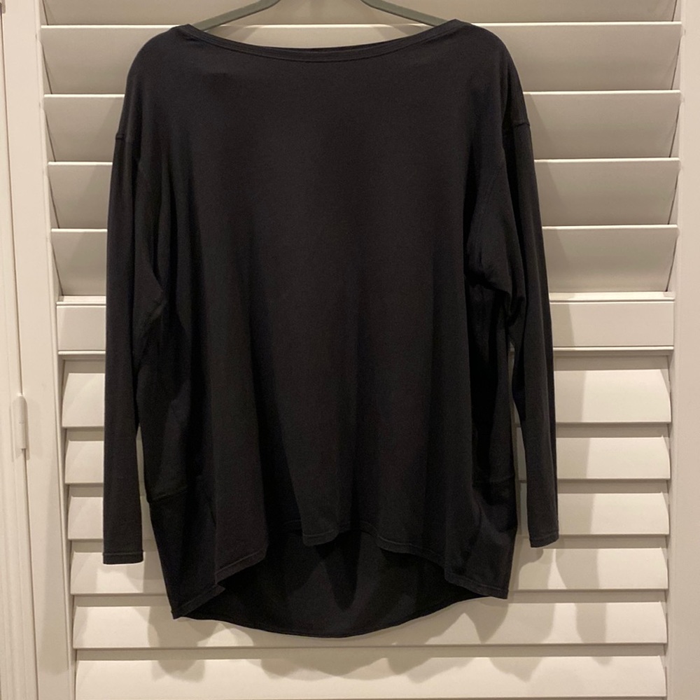 Lululemon On the move long sleeve top